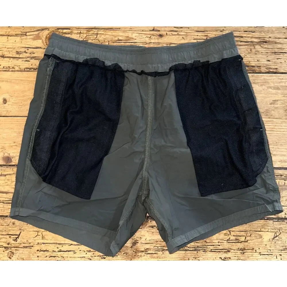 Oakley Men’s Green Standard Beach Short Size S